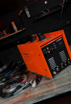 КОРОТКОЕ ВИДЕО: 9412 Аппарат плазменной резки со встроенным компрессором UNO Plasma 40 Air