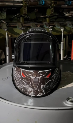 КОРОТКОЕ ВИДЕО: 5989 Маска сварщика КОРУНД МЕГА чёрная ф-р MEGA, внеш. регулировка в коробке