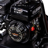 Виброплита FoxWeld PC 80/13, прямоходная, двигатель Lifan 168F-2, вес 80 кг, центробежная сила 13,5 кН, бак с водой, транспорт. колёса